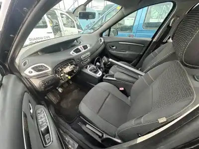 Tweedehands auto-onderdeel BEKLEDING LINKER VOORDEUR voor RENAULT SCÉNIC III (JZ0/1_) 1.9 DCI (JZ0J, JZ1J, JZ1K, JZ1S) OEM IAM-referenties   