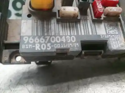 Peça sobressalente para automóvel em segunda mão caixa de fusíveis e relés por peugeot 308 d/9hx referências oem iam 9666700480  