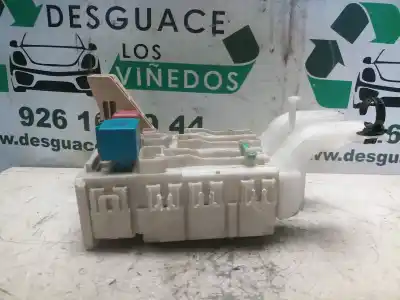 Pièce détachée automobile d'occasion boîtes à fusibles pour toyota yaris (ksp9/scp9/nlp9) 1krfe références oem iam 827300d290  