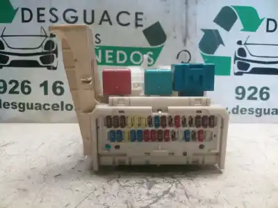 Pièce détachée automobile d'occasion boîtes à fusibles pour toyota yaris (ksp9/scp9/nlp9) 1krfe références oem iam 827300d290  