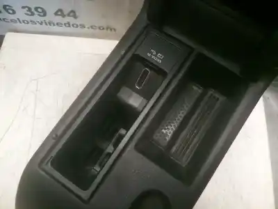Pezzo di ricambio per auto di seconda mano bracciolo centrale per volkswagen golf vi (5k1) cayc riferimenti oem iam 1k5864251c  