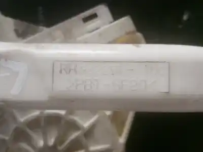 Pezzo di ricambio per auto di seconda mano alzacristalli posteriore destro per land rover range rover (lm) 3.6 td v8 riferimenti oem iam 962251100  