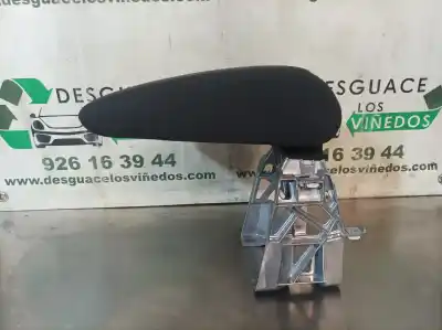 Автозапчасти б/у центральный подлокотник за audi a3 (8v1) crk ссылки oem iam 8v0864283  