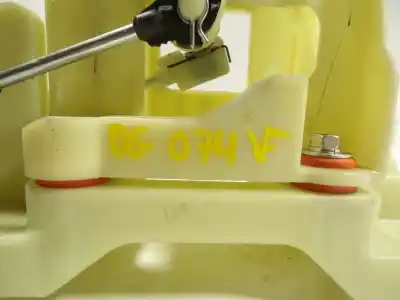 Автозапчасти б/у рычаг переключения передач за hyundai i10 1.0 cat ссылки oem iam 43700b40204x  