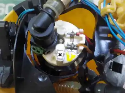 Peça sobressalente para automóvel em segunda mão bomba de combustivel por bmw serie 1 berlina (e81/e87) (2004->) 2.0 120d [2.0 ltr. - 130 kw turbodiesel cat] referências oem iam 16117190946  