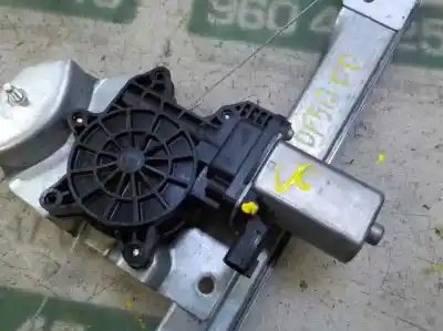 Peça sobressalente para automóvel em segunda mão elevador de vidros dianteiro direito por renault clio iv 1.5 dci diesel fap referências oem iam 807205569r  