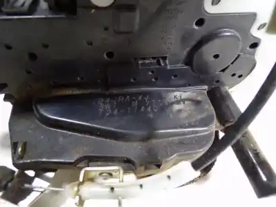 Автозапчастина б/у замок передніх дверей лівий для nissan x-trail (t32) acenta 4x4 посилання на oem iam 806714ce0a t2411440 t2411440