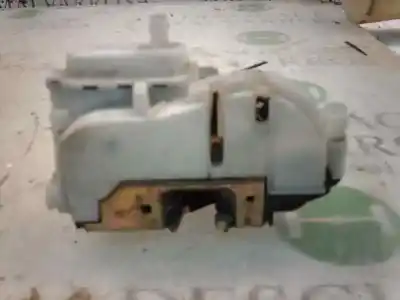 Tweedehands auto-onderdeel DEURSLOT RECHTS VOOR voor VOLKSWAGEN POLO BERLINA (6N1)  OEM IAM-referenties   