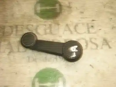 Peça sobressalente para automóvel em segunda mão manivela / manipulo do vidro traseiro direito por ford fiesta (cbk) ghia referências oem iam 