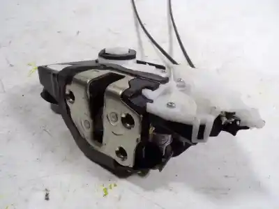 Peça sobressalente para automóvel em segunda mão fechadura da porta dianteira esquerda por toyota yaris (_p13_) 1.3 (nsp130_) referências oem iam 690400d520