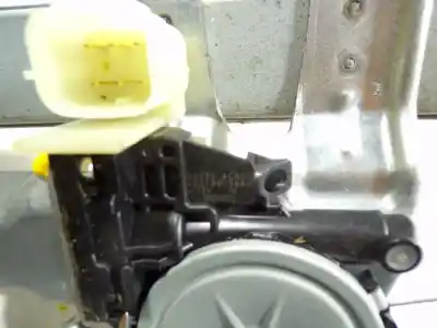 Автозапчастина б/у регулятор переднього правого скла для nissan x-trail (t32) acenta 4x4 посилання на oem iam 807204ca0a 261005640 807314ca0a