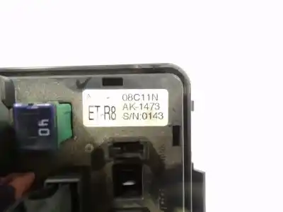 Second-hand car spare part fuse box unit for ssangyong actyon 2.0 td cat oem iam references 8239031033  