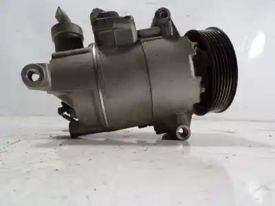 Recambio de automóvil de segunda mano de compresor aire acondicionado para volkswagen golf vi (5k1) 1.6 tdi dpf referencias oem iam 5n0820803a  