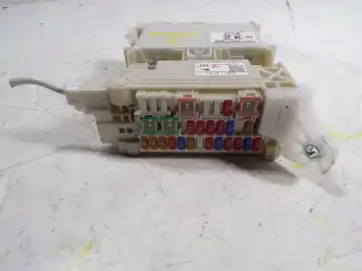 Recambio de automóvil de segunda mano de caja reles / fusibles para toyota hilux (3b/3c/3d) doble cabina referencias oem iam 827300kb70 50138941 827300kb70