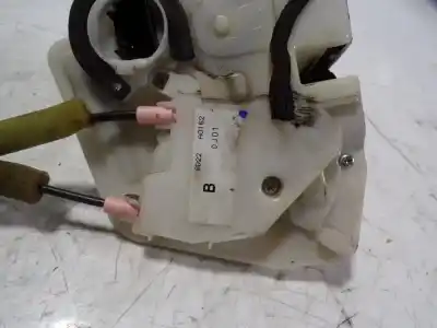 Автозапчастина б/у замок передній праві двері для mazda 2 lim. (de) 1.4 diesel cat посилання на oem iam dj0158310a  8d22a0162