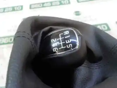 Pièce détachée automobile d'occasion levier pour kia cee´´d 1.4 cat références oem iam 43700a2300wk  43700a2300