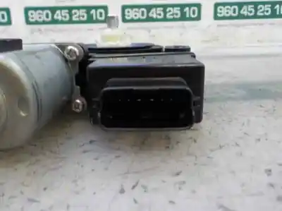 Second-hand car spare part left front window motor for kia cee´´d 1.4 cat oem iam references 82450a2010 617012901 82450a2010