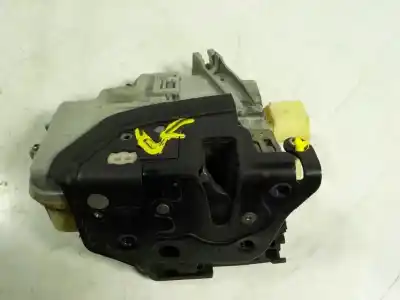 Second-hand car spare part left front door lock for volkswagen passat variant (3c5) 1.9 tdi oem iam references 3c1837015a Second-hand car spare part left front door lock for volkswagen passat variant (3c5) 1.9 tdi oem iam references 3c1837015a