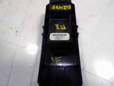 Peça sobressalente para automóvel em segunda mão botão / interruptor elevador vidro traseiro esquerdo por land rover range rover (lm) 3.6 td v8 referências oem iam yud501070pvj  yud501070pvj