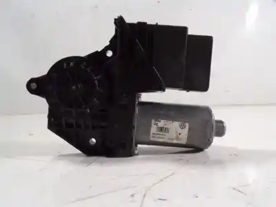 Recambio de automóvil de segunda mano de motor elevalunas trasero derecho para volkswagen golf vi (5k1) 1.6 tdi dpf referencias oem iam 5k0959704cvw2  5k0959704d