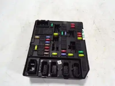 Second-hand car spare part fuse box unit for renault latitude (l70_) 2.0 dci 150 (l70h) oem iam references 284b69159r  284b60738r