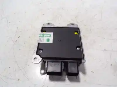 Pièce détachée automobile d'occasion boitier de commande d'airbag pour land rover discovery 4 tdv6 se références oem iam lr016812 28402241043 ah2214d374ag