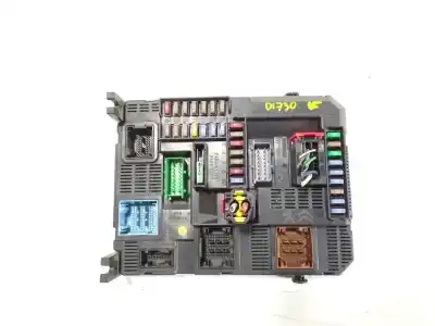 Pièce détachée automobile d'occasion BOÎTES À FUSIBLES pour PEUGEOT 308  Références OEM IAM 1610807880  9807054180