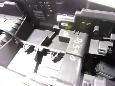 Автозапчастина б/у центральний подлокник для peugeot 208 (p2) 1.2 puretech посилання на oem iam 98233772zd  
