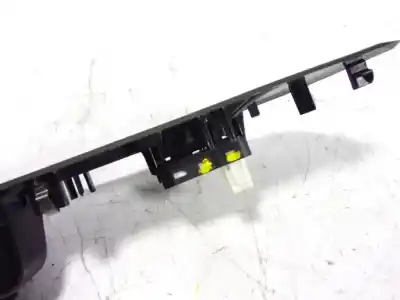 Second-hand car spare part right front power window switch for peugeot 208 (p2) 1.2 puretech oem iam references 98044803zd  98044803zd