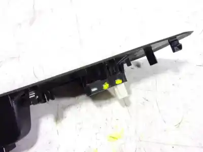 Second-hand car spare part right front power window switch for peugeot 208 (p2) 1.2 puretech oem iam references 98044803zd  98044803zd