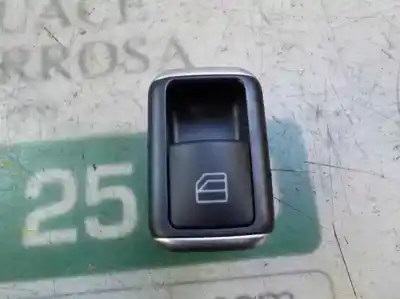 Peça sobressalente para automóvel em segunda mão BOTÃO / INTERRUPTOR ELEVADOR VIDRO TRASEIRO ESQUERDO por MERCEDES CLASE A (W176)  Referências OEM IAM A20490581029107 10023289 A2049058102