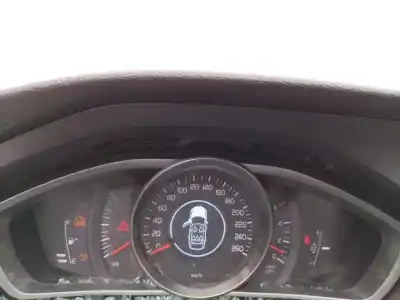 Pezzo di ricambio per auto di seconda mano pannello degli strumenti per volvo v40 (2012->) 2.0 inscription [2.0 ltr. - 140 kw diesel cat] riferimenti oem iam 36010387 0433487 31665048