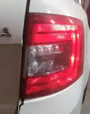 Second-hand car spare part right tailgate light for skoda octavia combi (5e5) 1.6 tdi dpf oem iam references 5e9945112  5e9945112