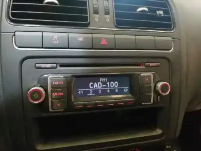 Pièce détachée automobile d'occasion système audio / radiocd pour volkswagen polo v (6r1, 6c1) 1.6 tdi références oem iam 5m0057156d  5m0035156d