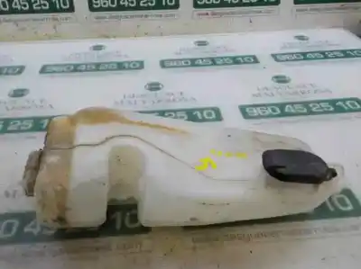 Second-hand car spare part windscreen washer bottle for dacia duster 1.5 dci diesel fap cat 110 cv / 81 kw oem iam references 6001548140  