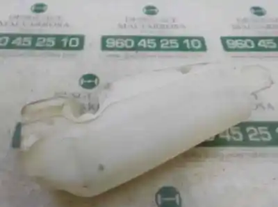 Second-hand car spare part windscreen washer bottle for dacia duster 1.5 dci diesel fap cat 110 cv / 81 kw oem iam references 6001548140  