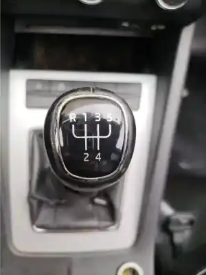 Автозапчасти б/у рычаг переключения передач за skoda octavia combi (5e5) 1.6 tdi dpf ссылки oem iam 5q0711049ap  5q0711049ap