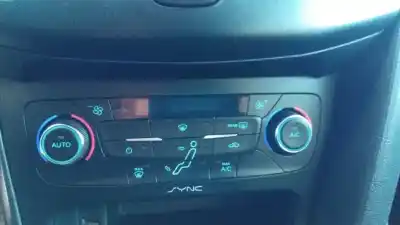 Peça sobressalente para automóvel em segunda mão comando de sofagem (chauffage / ar condicionado) por ford focus lim. (cb8) 1.6 tdci cat referências oem iam 2373035 wu8v023808 f1et18c612af