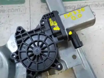 Peça sobressalente para automóvel em segunda mão elevador de vidros dianteiro direito por renault clio iv zen referências oem iam   