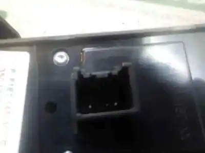 Peça sobressalente para automóvel em segunda mão botão / interruptor elevador vidro dianteiro esquerdo por ford focus iii 1.5 d 120cv referências oem iam 2033142  f1et14a132cc