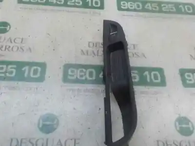 Peça sobressalente para automóvel em segunda mão botão / interruptor elevador vidro dianteiro direito por ford focus iii 1.5 d 120cv referências oem iam 1850432