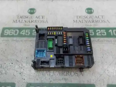 Pièce détachée automobile d'occasion BOÎTES À FUSIBLES pour PEUGEOT 308 SW  Références OEM IAM 1610807880  9807054180