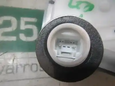 Peça sobressalente para automóvel em segunda mão fechadura da porta dianteira direita por toyota corolla hybrid referências oem iam 6903002511  