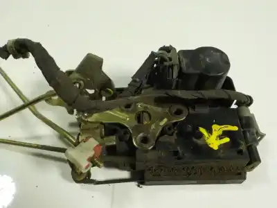 Second-hand car spare part front right door lock for ssangyong rexton 2.7 turbodiesel cat oem iam references   