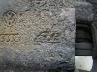 Автозапчасти б/у передний левый тормозной суппорт за volkswagen passat variant (3c5) 2.0 tdi ссылки oem iam 1k0615123e  