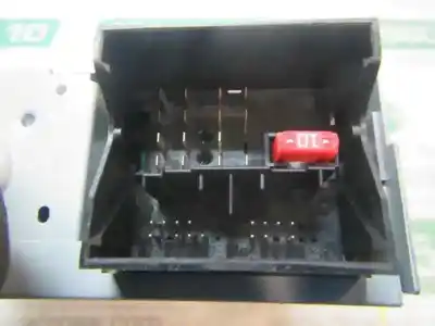 Second-hand car spare part audio system / radio cd for citroen c4 lim. seduction oem iam references 6574sq a2c38143600 9801189780