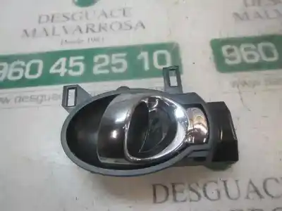Peça sobressalente para automóvel em segunda mão Puxador Interior Dianteiro Esquerdo por NISSAN JUKE (F15) 1.6 16V CAT Referências OEM IAM   