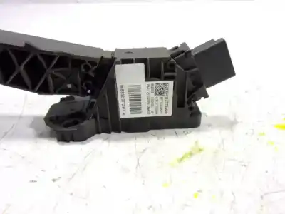Second-hand car spare part accelerator pedal for peugeot 208 (p2) 1.2 puretech oem iam references 9827704480  9827704480