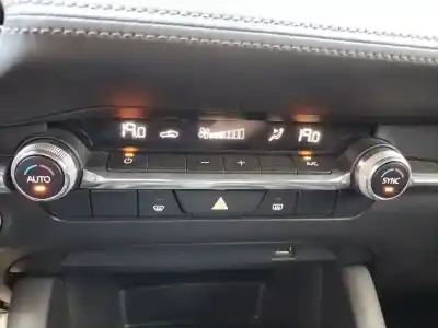 Peça sobressalente para automóvel em segunda mão comando de sofagem (chauffage / ar condicionado) por mazda 3 berlina (bp) evolution referências oem iam   bdmc61190a