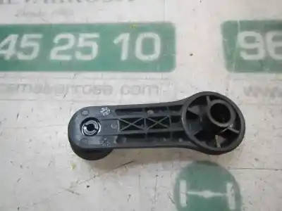 Peça sobressalente para automóvel em segunda mão manivela / manipulo do vidro traseiro esquerdo por kia rio drive referências oem iam 826301w000hu  